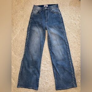 NWOT - Studded wide leg jeans - 7/27